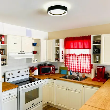 Suriz Cottage Lansdowne Room photo